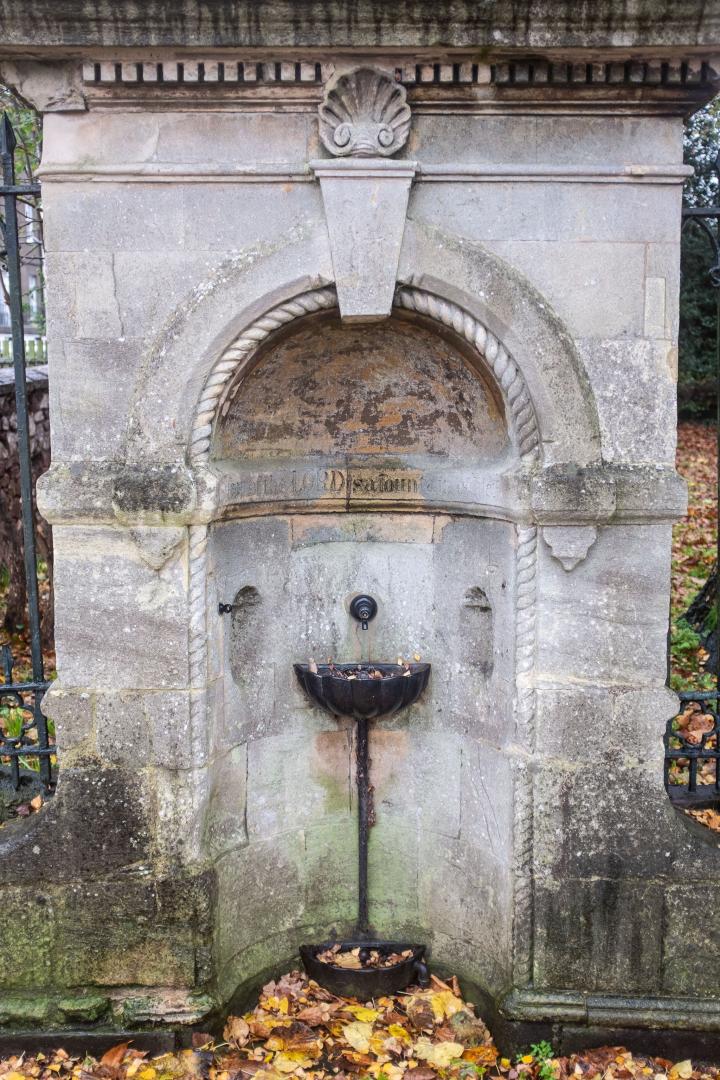 I'm fairly convinced that there's not a single working public water fountain anywhere in Bristol.