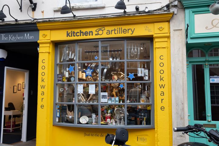 It's a great name for a shop and a striking colour to boot. Excellent marketing, and closer to me than my traditional haunt of Kitchens Cookshop at...