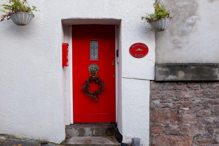 It's such a bold red, you can't really help but snap this doorway if you go past with a camera.