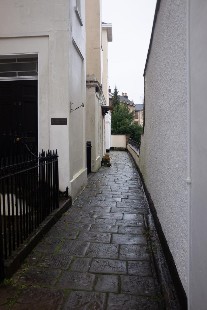 The rather posh alleyway-like path at the end of Canynge Square, that looks out over Percival Road.