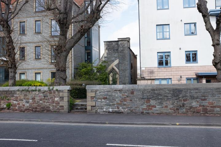 I think this may be a remnant of St Raphael's Church, whose adjacent almshouses for aged seamen are now the site of the flats at Perret's Court, ju...
