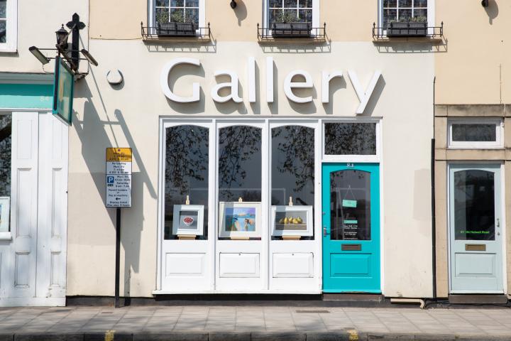 I do love the bold signage of the Lime Tree Gallery.