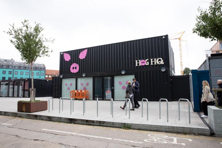 The logo tells me that this is related to Pigsty, the pig-related food place on the end of Cargo 1. And apparently I'm right—this is The Jolly Hog...