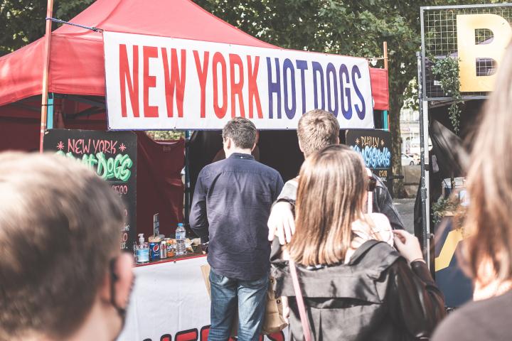 I have nothing against vegan food, I just fancied a hot dog today... I pushed the photo processing a bit more than I usually would on this site; th...