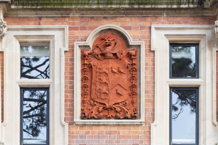 Joseph Leech doesn't appear to have had a coat of arms, and it's not the University of Bristol's (they were another former owner), but I struck luc...