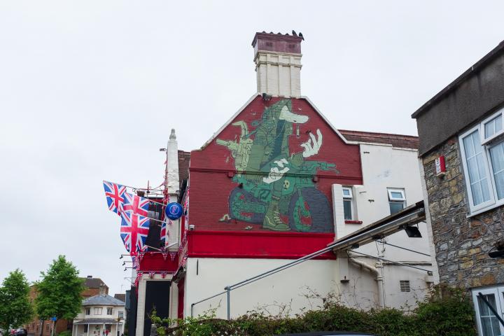 Pre-Upfest, as recently as April, Pikto's boy with the catapult still adorned the side of the Coopers Arms.

Not quite sure what to make of the rep...
