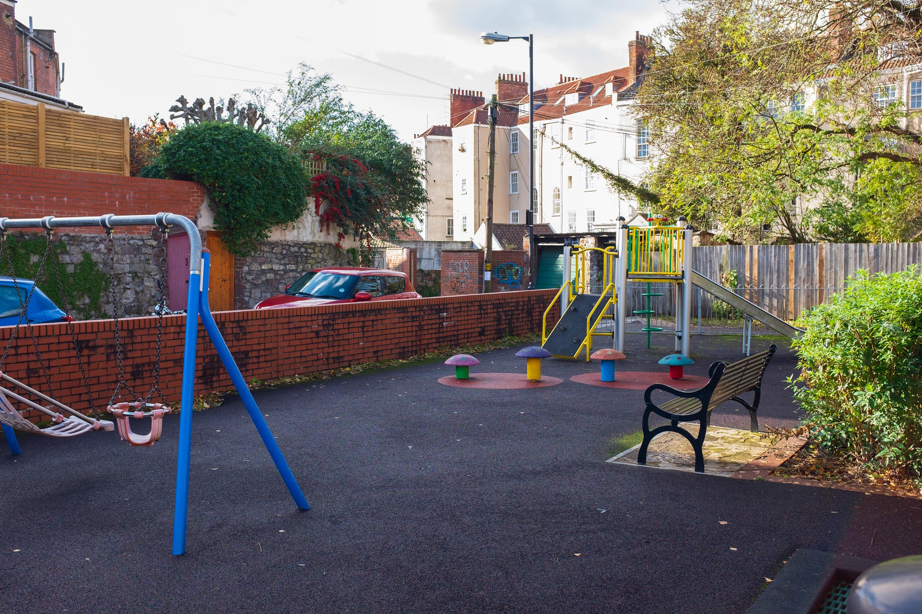 Playground
I imagine it got more use when the GP surgery down the road was still open. Dr. Ring retired a few years ago, and couldn't find anyone to take it o...