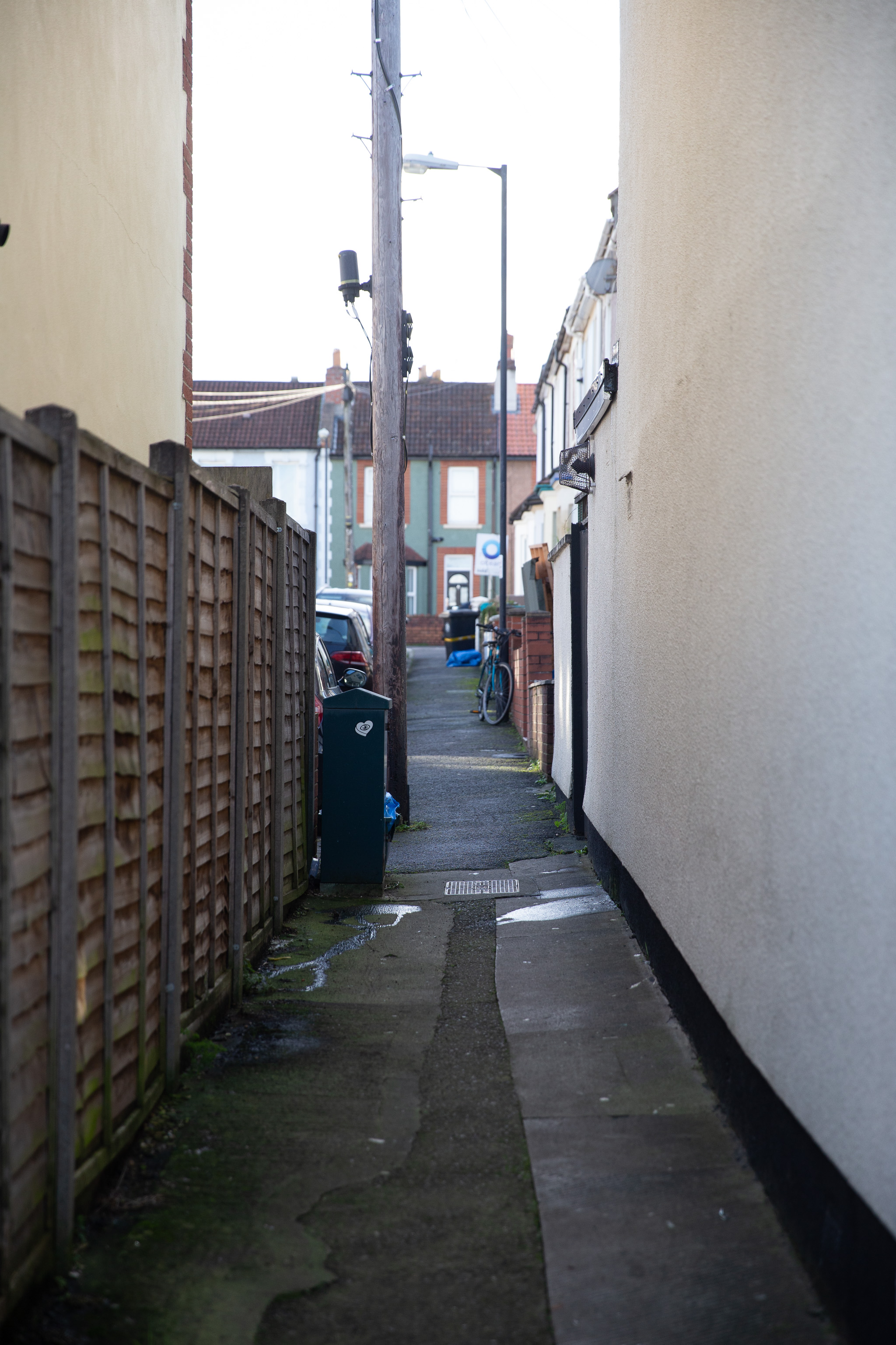 Alleyway
Between Lindrea Street and Crowther Street
