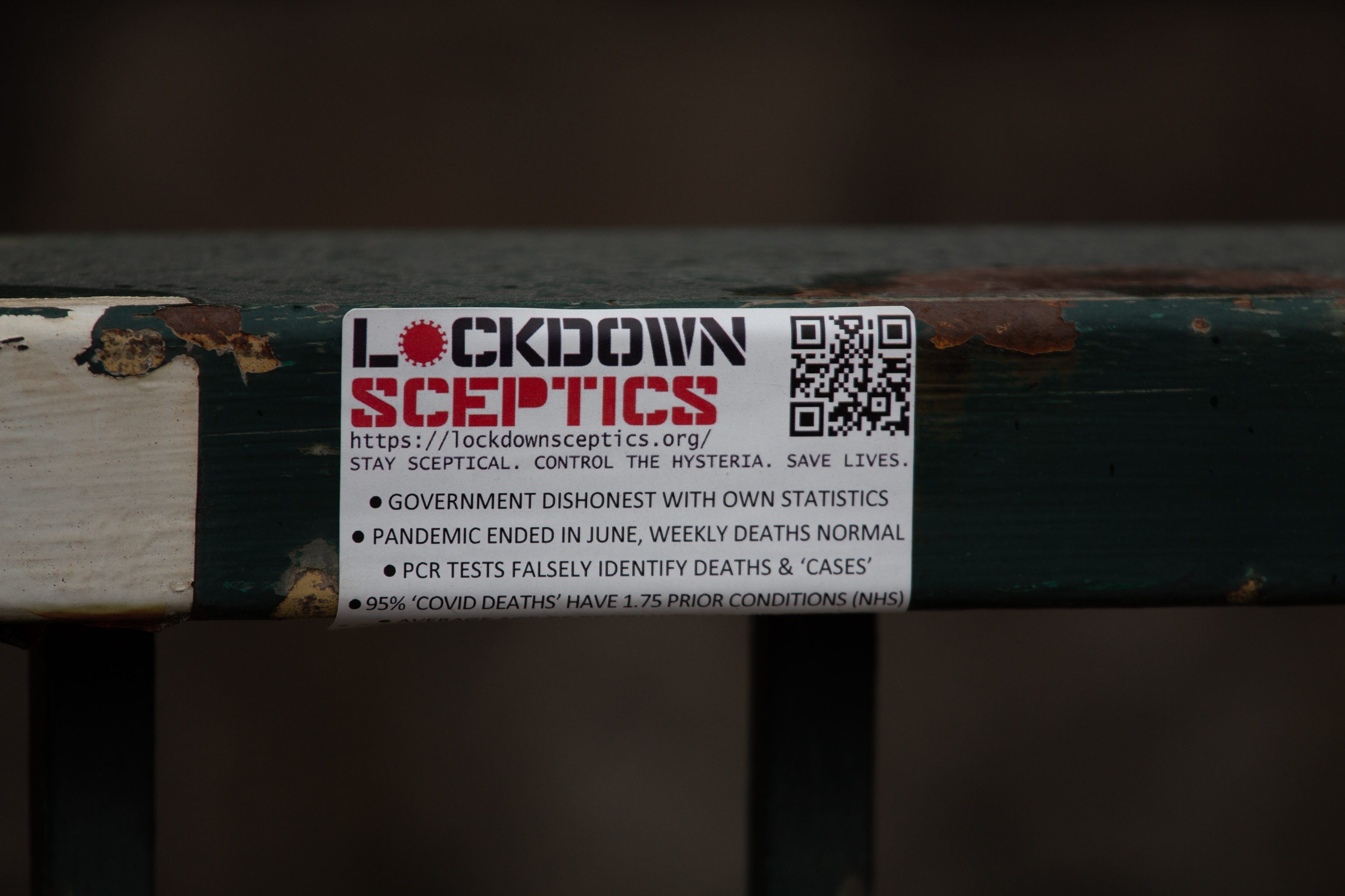 Lockdown Sceptics
You'll forgive me if I don't get my factual information on the pandemic from stickers on railings.

The latest Public Health England information sh...