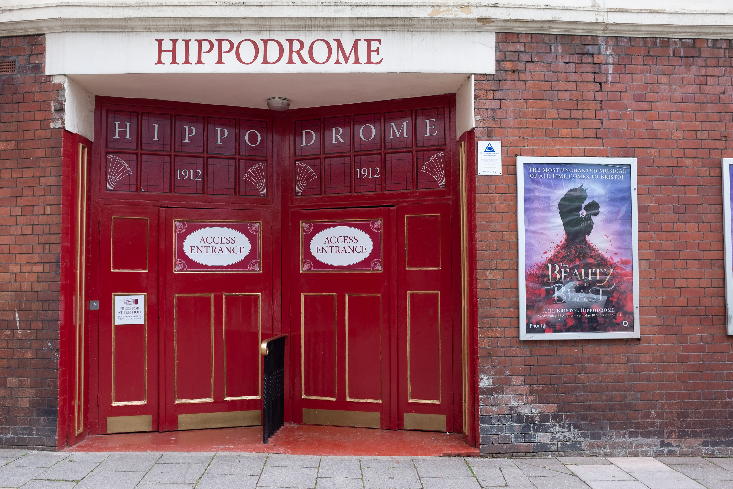Hippodrome Red
