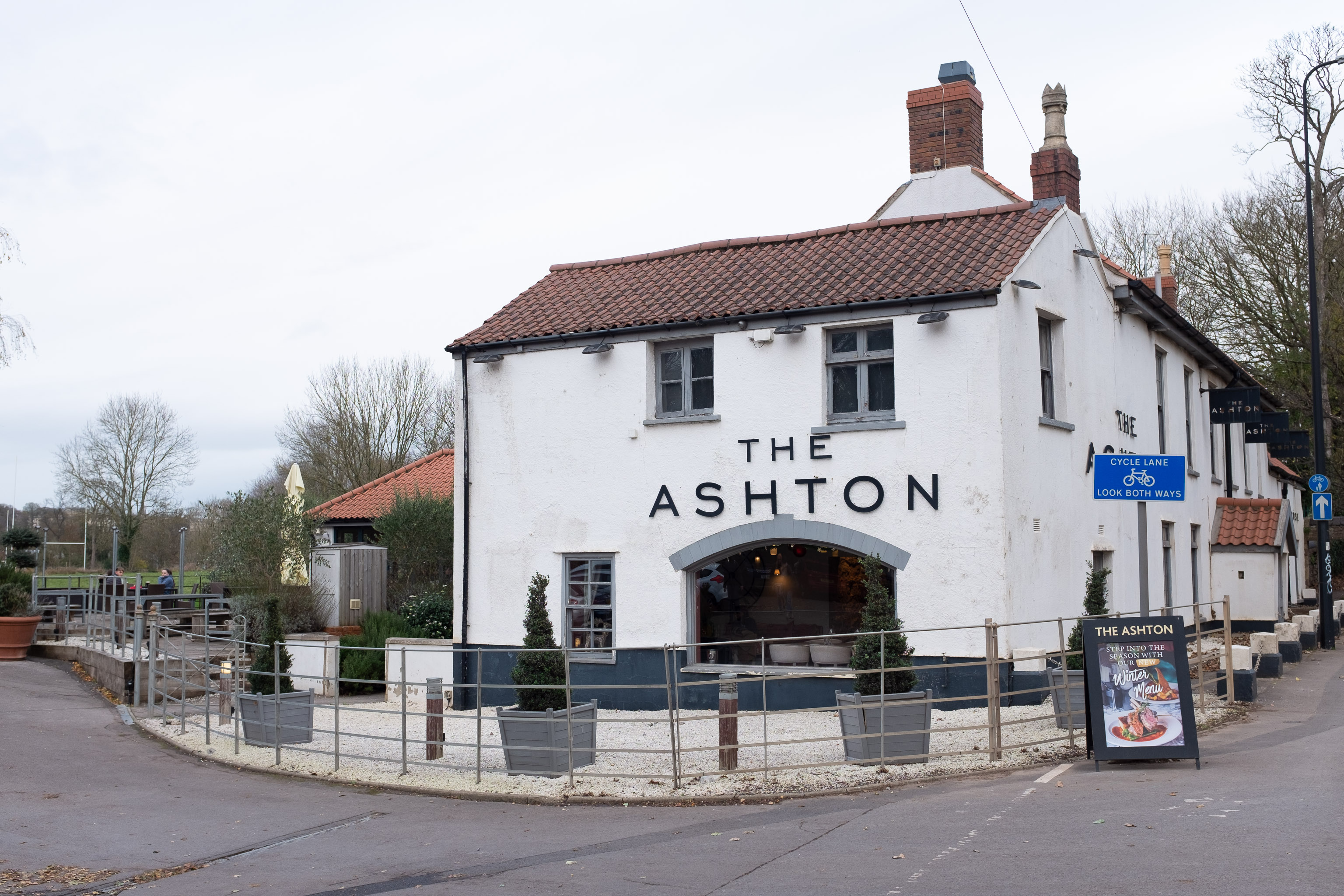 The Ashton End View
It's got the grazing field at the front and school playing fields at the back, and the road it's on isn't manic. Does this count as a Somerset "cou...