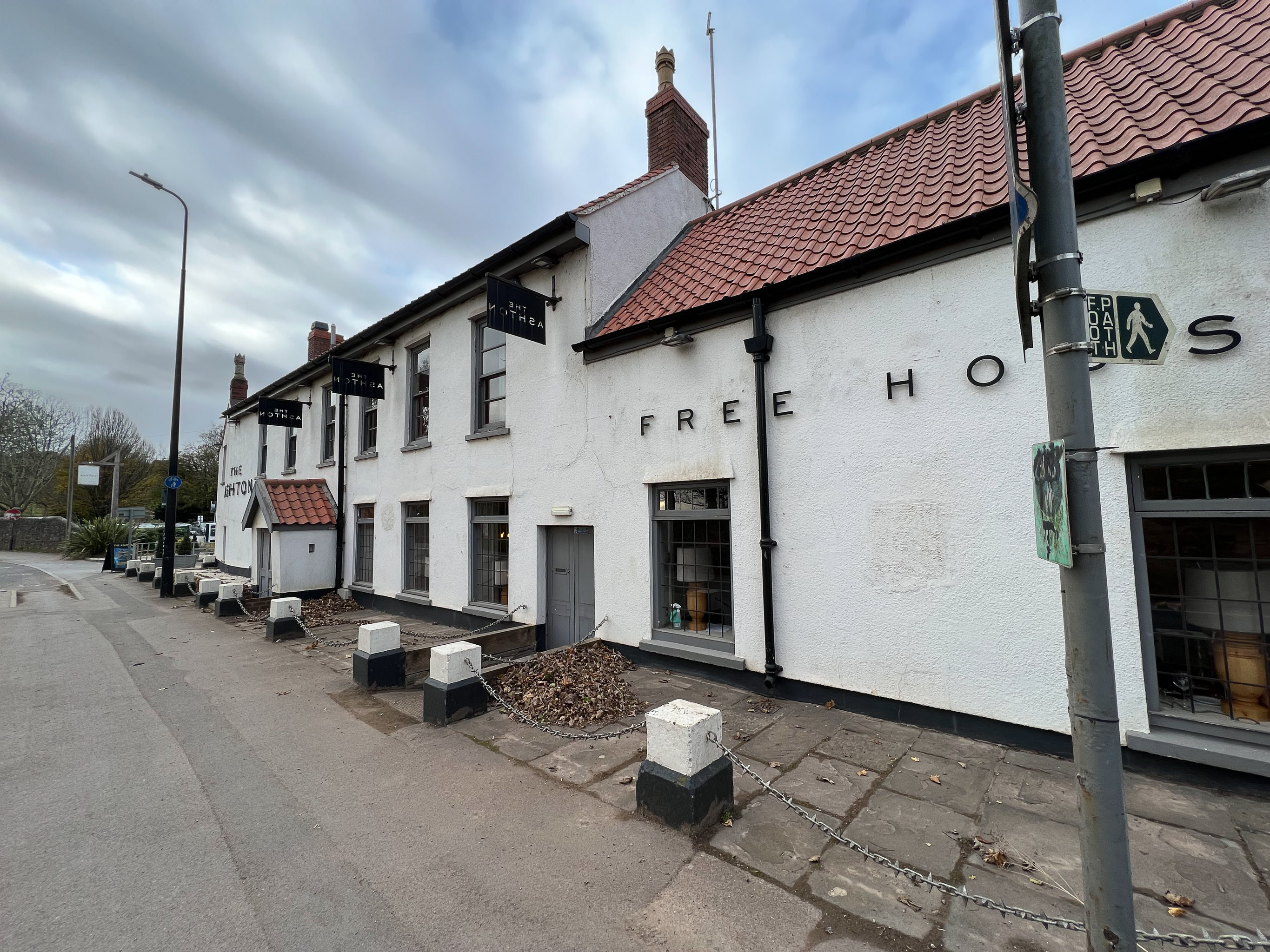 The Ashton
I'm not sure I've ever walked or even driven past the Ashton before, and it's only a mile away from me—in fact, my mile radius line divides it roug...
