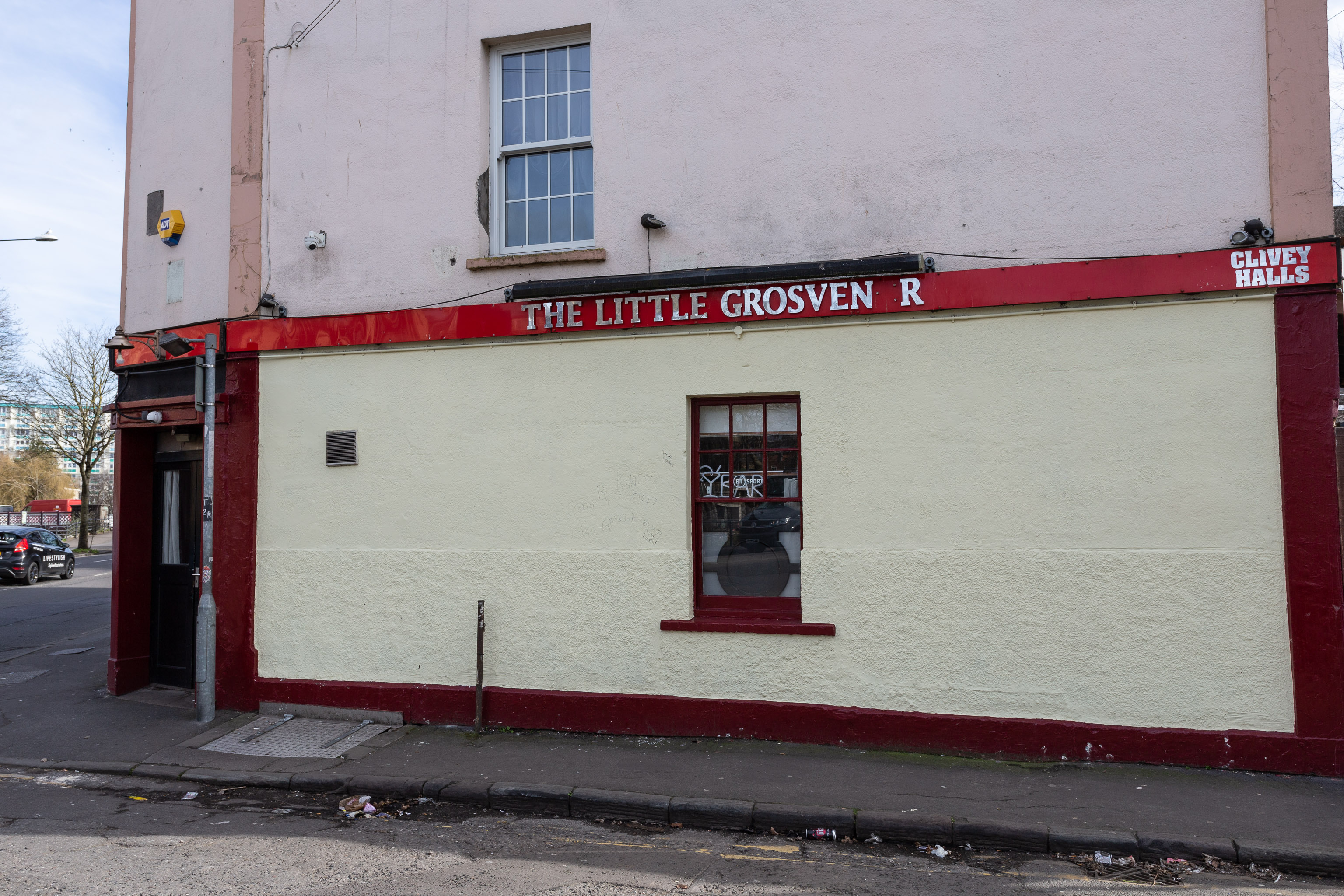 The Little Grosven R
There's a lot of little pubs around here I've never set foot in.
