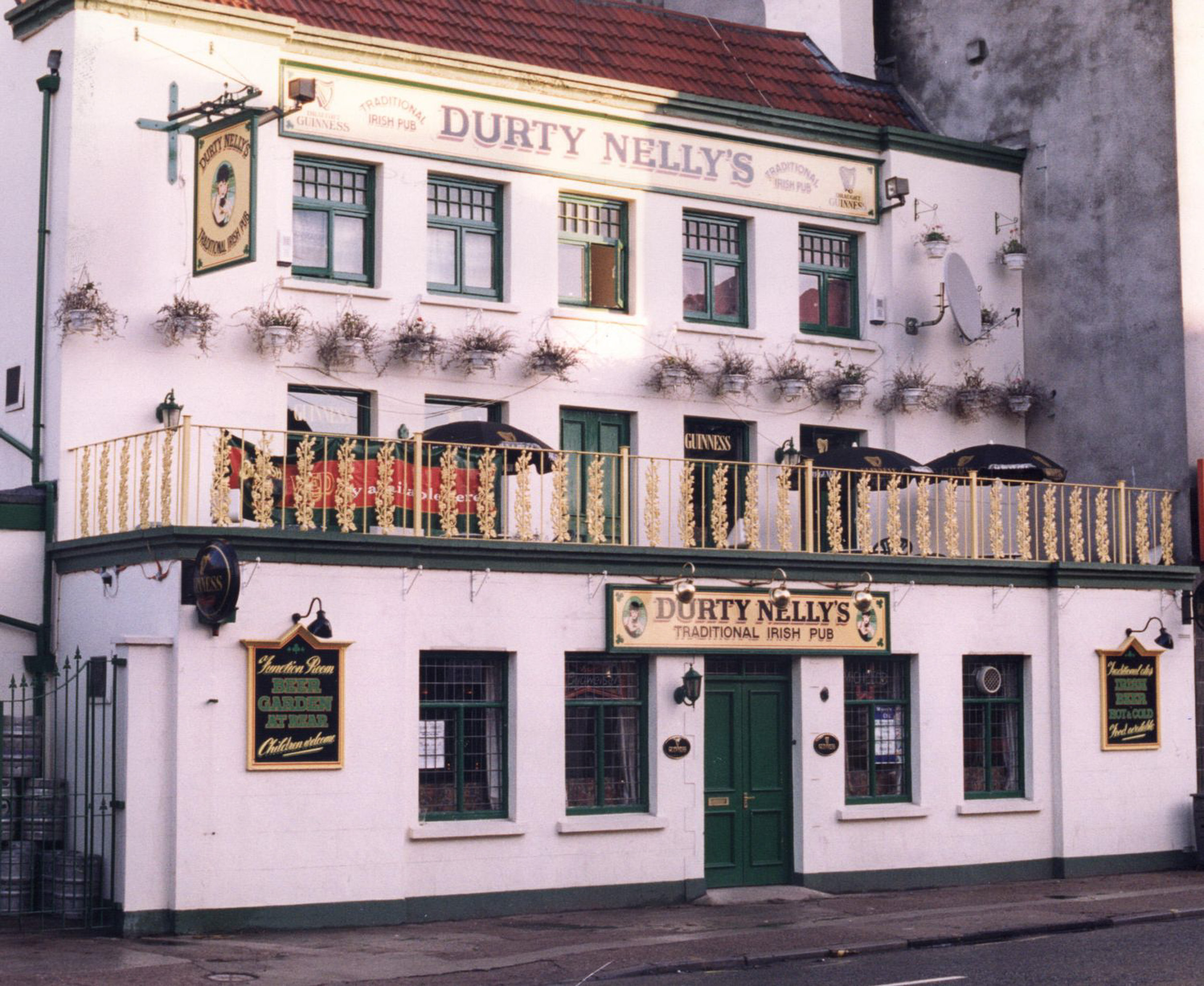 Evening Post Durty Nelly's
Uncredited apart from "from our archives" and undated, this photo appeared in this article on Hotwells in the Evening Post and made me want to re-c...