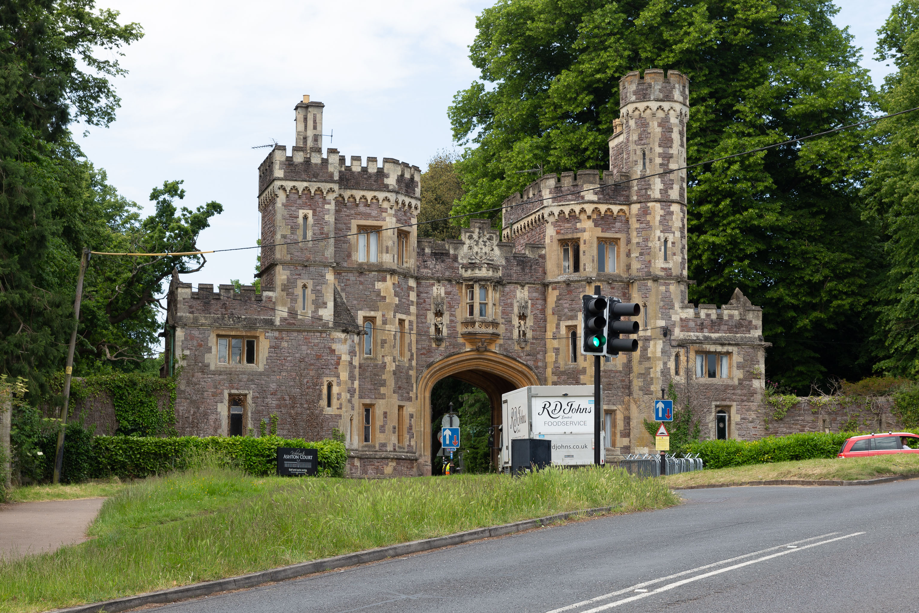 Gatehouse
While my main target is Leigh Woods, I do also want to nip into Ashton Court and walk a little path I missed last time I was in the field with the...